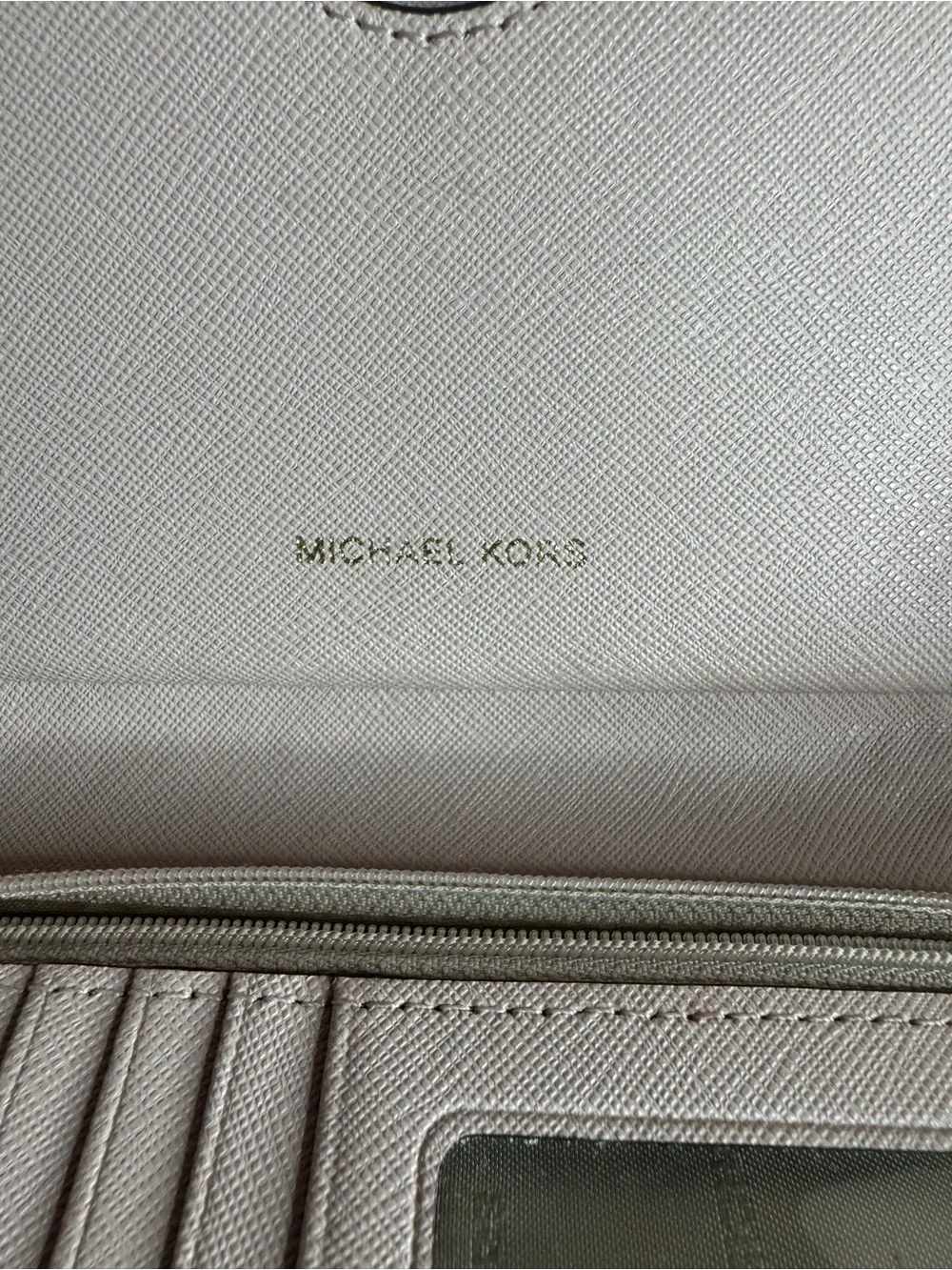 #375 Michael Kors Jet Set Travel Pebbled Leather Wristlet Wallet